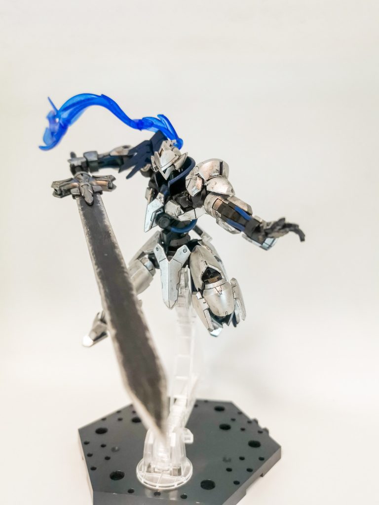 大剣の刀身はプラ板で自作。柄はコトブキヤのを組み合わせでできてます。