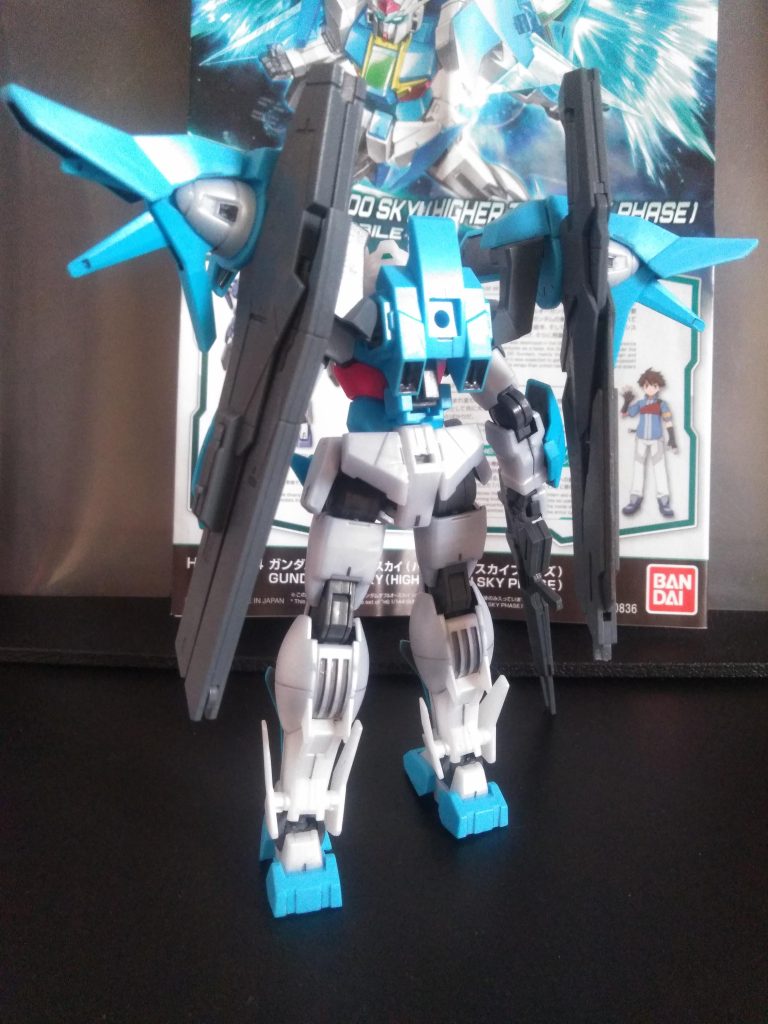 それもその筈『光りの翼❓』発動状態の商品だからです🤔 『BANDAI』お得意の色替えキットですね😋