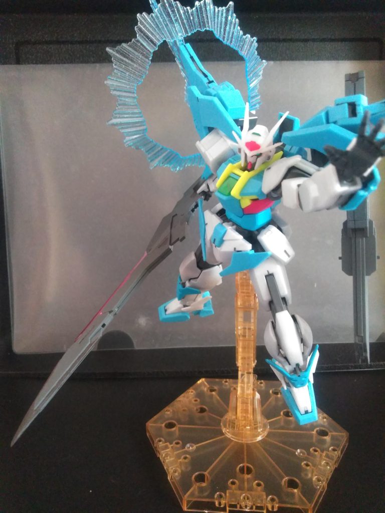 ハイ。コレ❗ 此れがこのキットの売りと成ります🤣 『光りの翼❓』の光エフェクトと『専用台座』ですね😋                                          此れら二つが欲しくて発売日に即効で購入しました😁