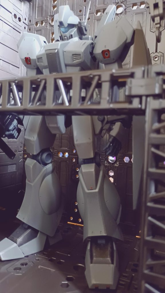 今回はスジボリやディテールアップ無しでシンプルに仕上げました。やっぱり連邦のジム系は簡素なデザインで現実味が有るので個人的には好きですね~