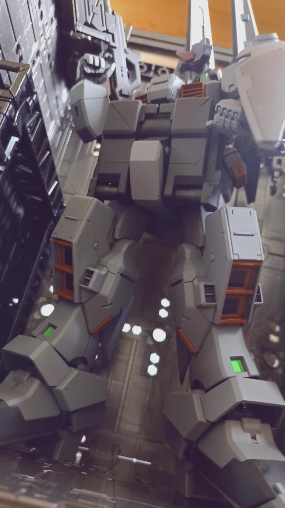 次回は明るいカラーリングに挑戦してみようと思いますが、MGガンダムMK-Ⅱ・HGシャア専用ゲルググ・HG陸戦型ガンダムのどれを作ろうか迷っているところです。ご覧いただき有難うございました~次回作も良かったらご覧ください~