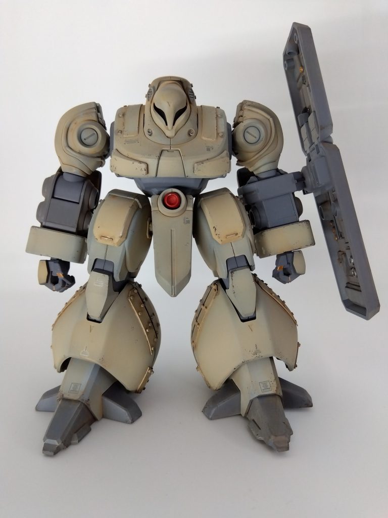 正面　モビルスーツ本体のみ。　背中のブースターポッドが無いと寂しいです。