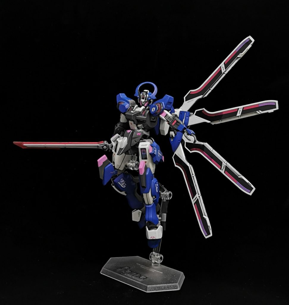 どことなくですが、ラウダ君の兄を立てる奥ゆかしさ、内に秘めた激情を表現したようなデザインが大好きですw