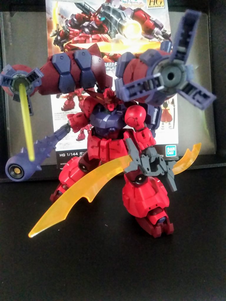 ハイ。お約束の刀剣合体❗❗ そして動き廻るバインダー。その名も『フレキシブル オーガ バインダー』いや、マンマだなぁ😓