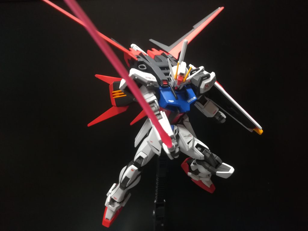 個人的には大きな翼がお気に入りです。　サーベルはつや消しにしてます。粒子感が出たかな？