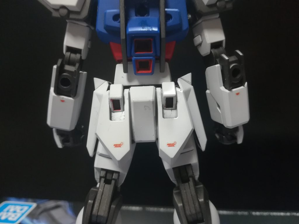 汚いですが、ラッカーとエナメルで塗り分けしました。