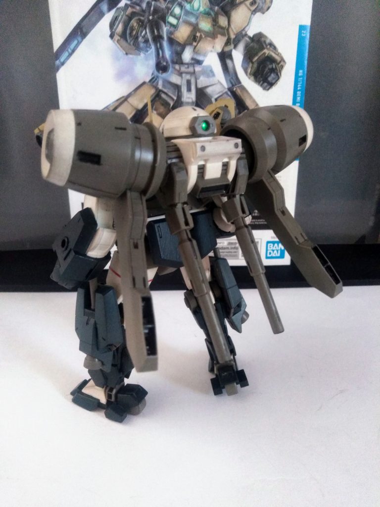 『チュチュ パイセン』搭乗のこの子。前二種類のキットには食指が進まず未購入でしたが、この子のマッシブさに一目惚れ✨😍✨即、購入と相成りました😋