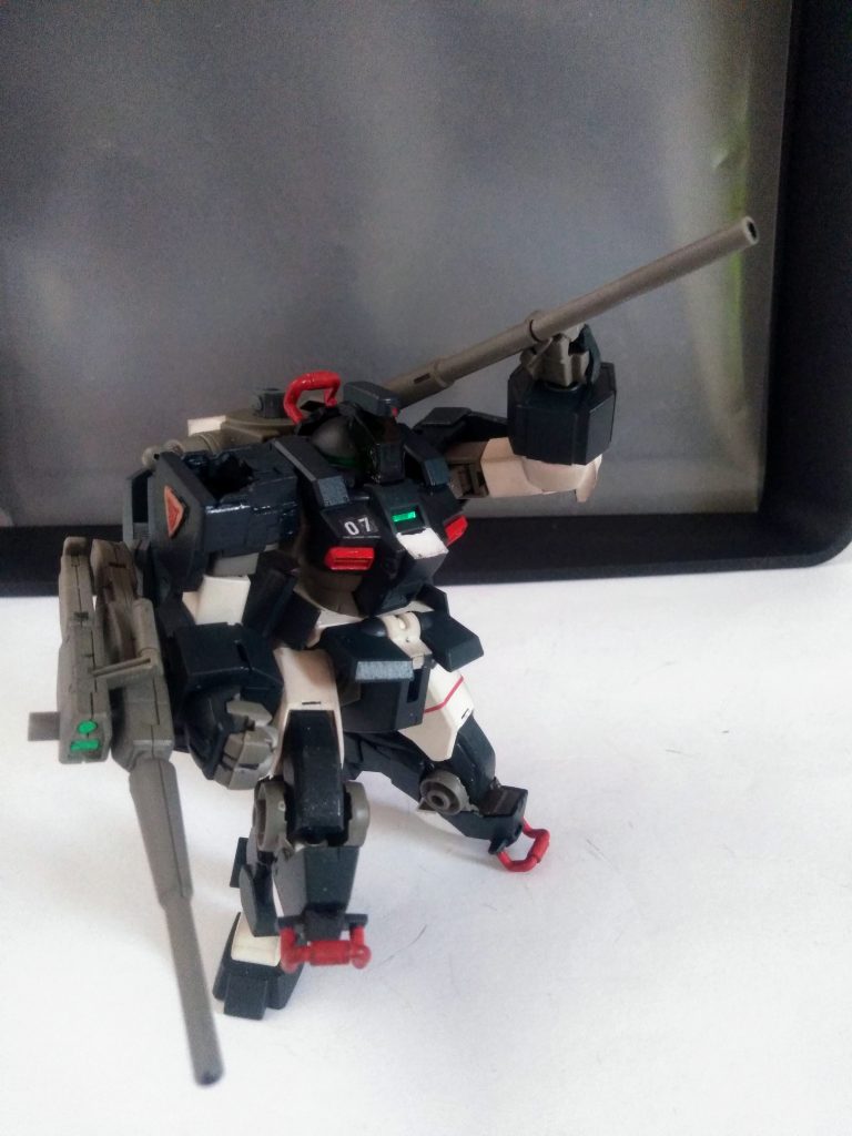 プラモもは『コンバット アーマー』以外にも『車輌やヘリ』その他諸々、とてつもない種類が出たと記憶してます🤔『リニア カノン』っぽい