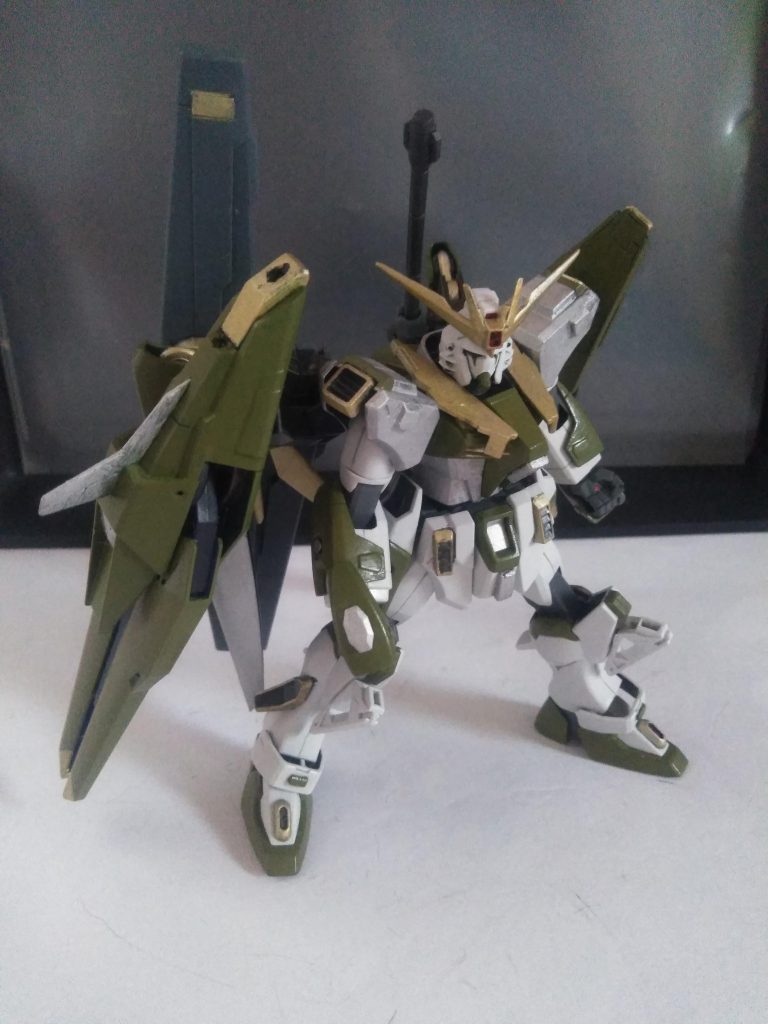 満を持して登場『ぼくのかんがえた、さいきょうのガンダム』と成ります。『敵陣一点突破型』の決闘用の機体になります😤