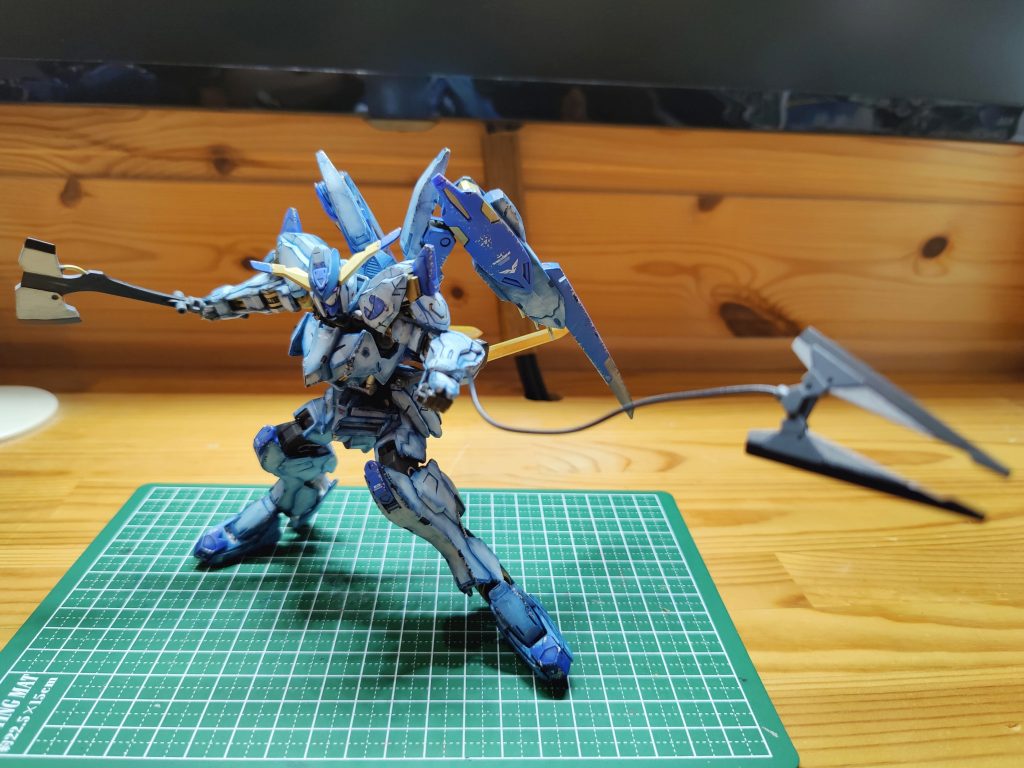 シュヴァルベ・グレイズ（マクギリス機）の武装を剥ぎ取り、装備させてみた。割としっくり来てるw