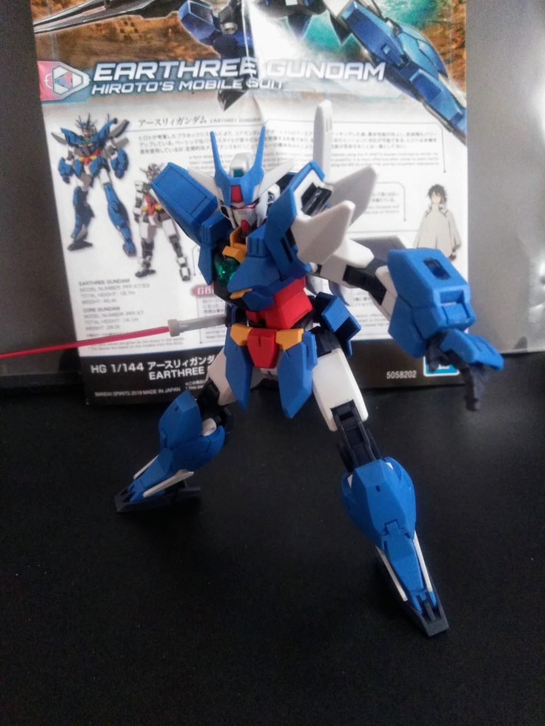 『サーベル抜刀!!』 このサーベルの柄部分、太すぎちゃって綺麗に掴む事が出来ません😢 オマケにランドセルへの接続ピンがとても折れやすいのです😭