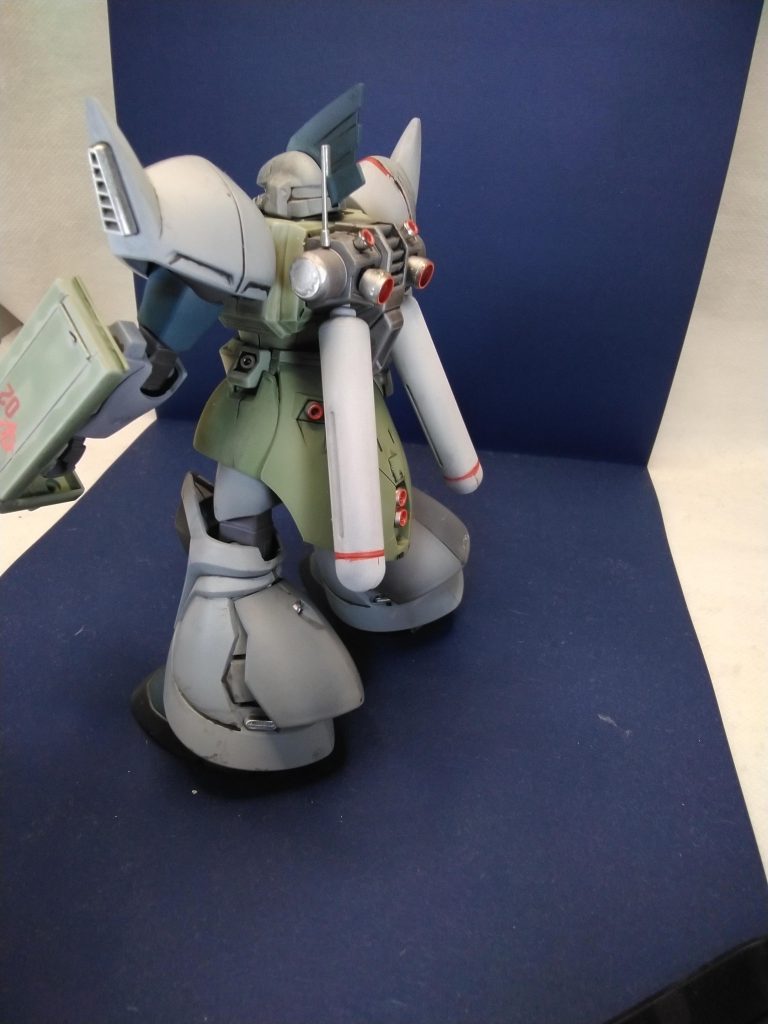 しかし写真で拡大するとゲート処理や塗り訳がまぁ雑な事雑な事ではでは