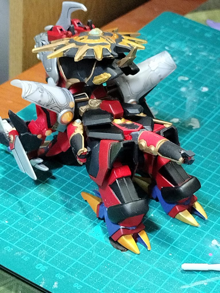 背面からだと化け物っぽさが際立つかと思います。