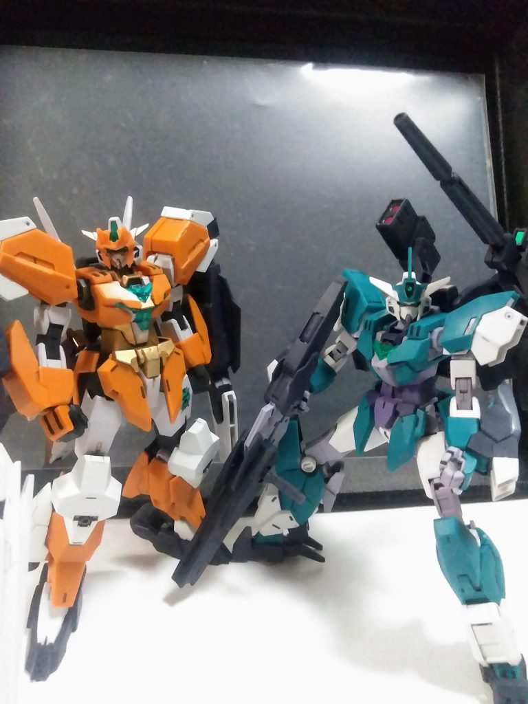 メインカラーがチョッとアレで、好き嫌いが有るかもですが、機体構成はドチラモ『男の子は垂涎モノ🤤』かもですね🤔お目汚し ありがとうございました。