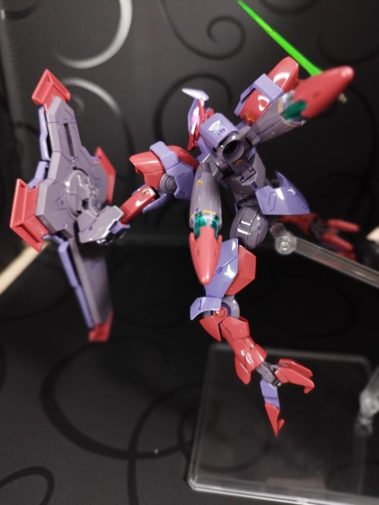 今回は全く塗り無し、成型色にひたすら研ぎ→クリア→さらに磨いて→再クリアシールもそのまま使用