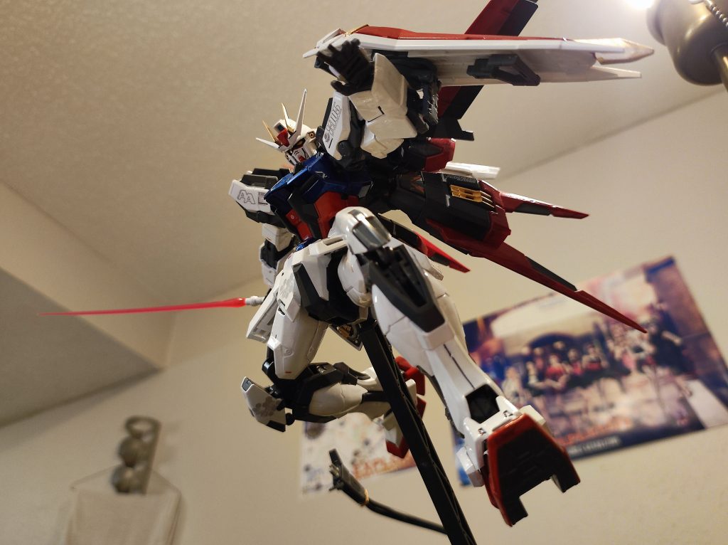 オーブ近海戦でトールを失うキラはシードモードになりました。イージスの頭部に蹴る瞬間。