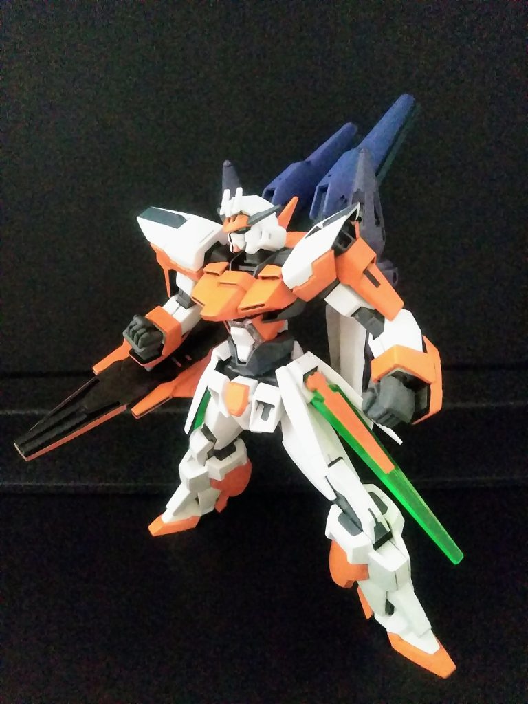 フォース 『フルブラスト』所属 『ガンダム AGE-ファサード ザンサス フルブラスト』 ご覧の通りに『ガンダム AGE-FX』からの改造と成ります🤣『黄色というよりオレンジ🍊』かな😁