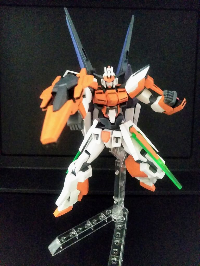 碧目、碧髪短髪のキレイな外見だけど『漢』と呼ぶに相応しい行動力を示します。 当然、一人称は『オレ』ランチはドカベン二箱を平らげます😲 もっとも『E L ダイバー』が食事をするかはしりませんが😋『2連装ドッズガン』ファンネルとして使用可能😊