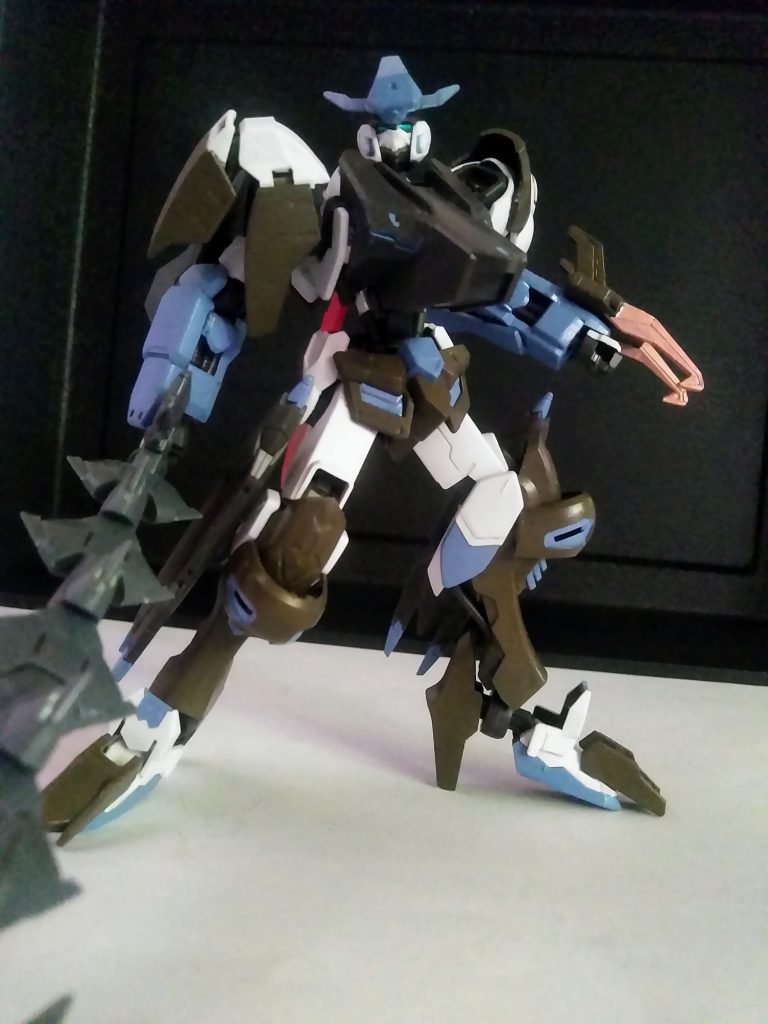 フォース 『ディストラクション』所属 『ガンダム バルバトス モード セブン』 ご覧の通りに『ガンダム バルバトス』からの改造と成ります🤣