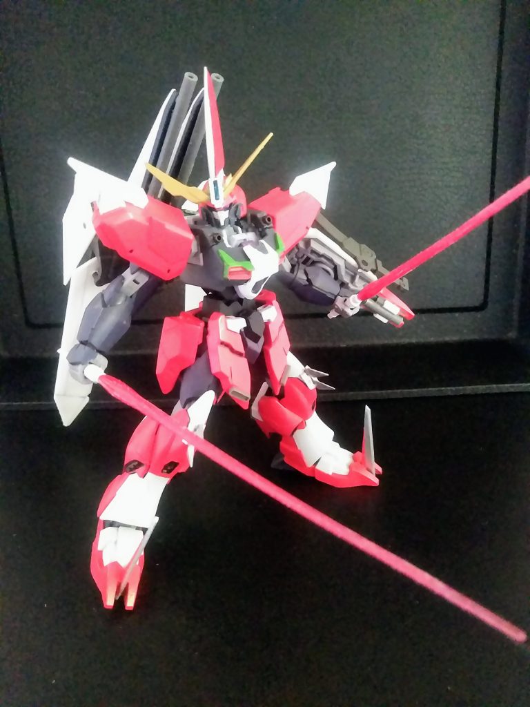 『ハイシュペール ラケルタ サーベル抜刀!』 二刀流!! あっ、両肩口にあるのは『17.5mm CIWS』です😊