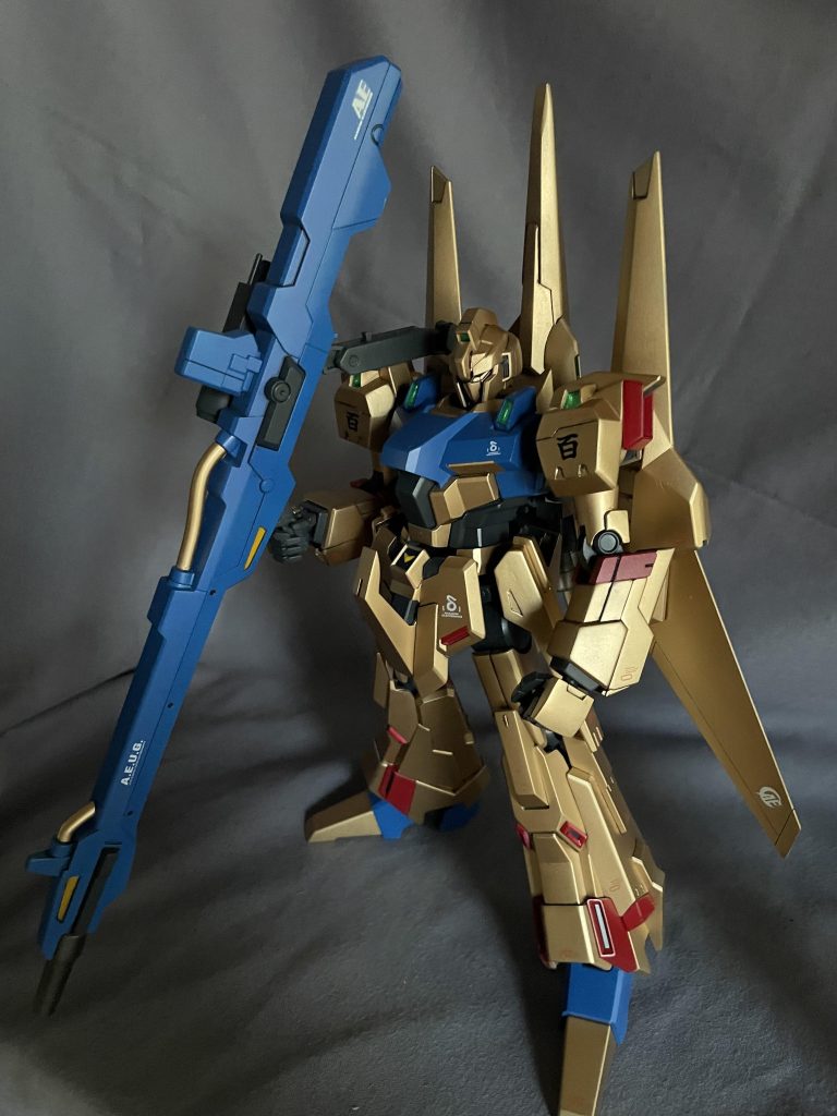 百式➕メガバズーカランチャーが、この1機で完結している! って設定なので、メガビームランチャーはメガバズーカランチャー色で塗ってます♪