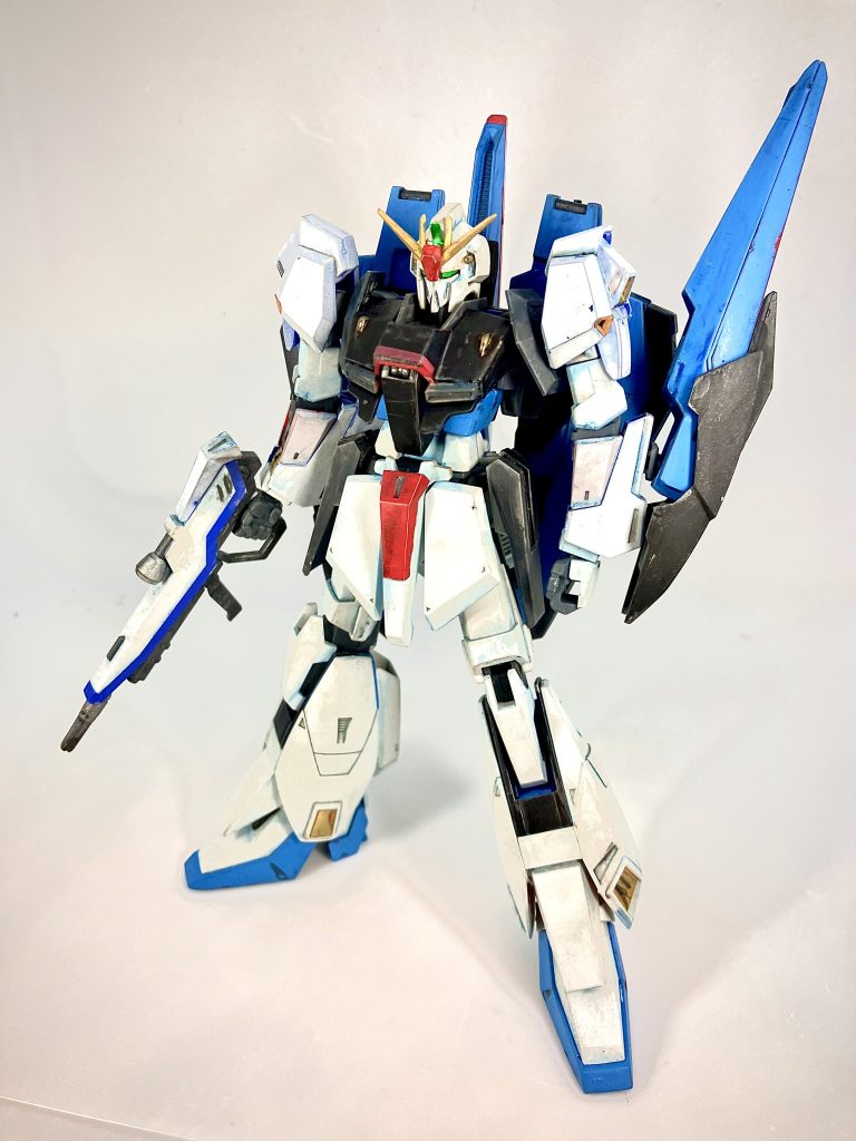 以前アップしたRGのZガンダムがあまりにも恥ずかしい出来だったので、リベンジの意味でHGのZガンダムを作りました。改造とかはしてません。