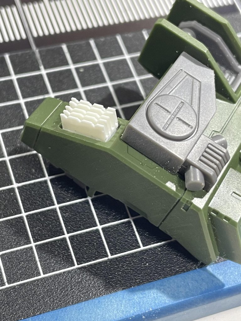 バックパックを一部改修して、プラ板で作ったヒートシンクを植え込みました‼️