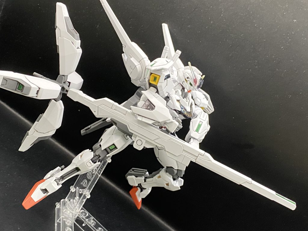 今度はバリアブルロッドライフルを構えてのポーズ両手で支えれるので安定感はバツグン