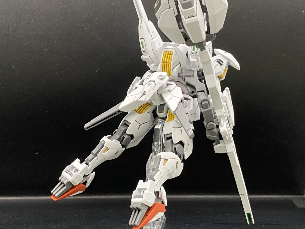 全身を前後から素のキャリバーンもいいですがビットオンフォームがめちゃくちゃカッコよくしてくれます