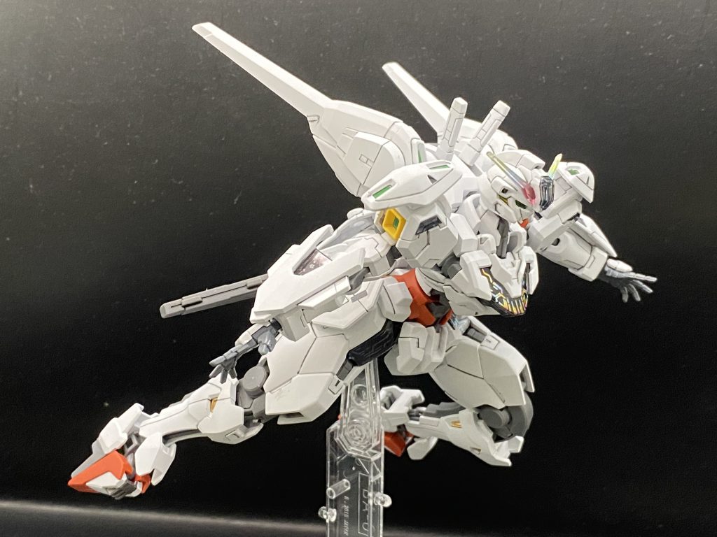 ハイマニューバモードでの移動イメージ平手パーツはパーツ置き場から掻っ払ってきました