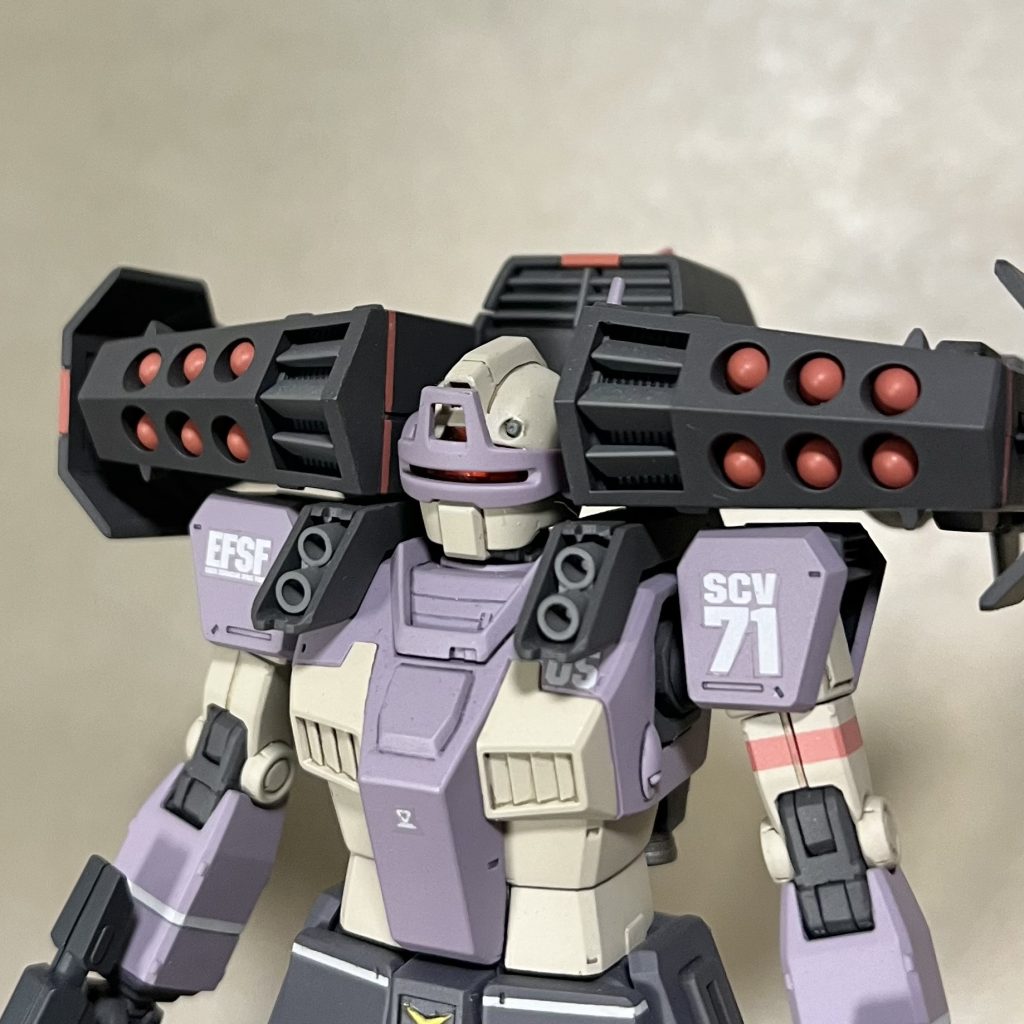 白や赤のピンストライプは塗装で表現