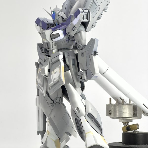 Hi-νガンダム　MG ver.ka  を改修中です。今年中には仕上げたい、、、（3枚目）