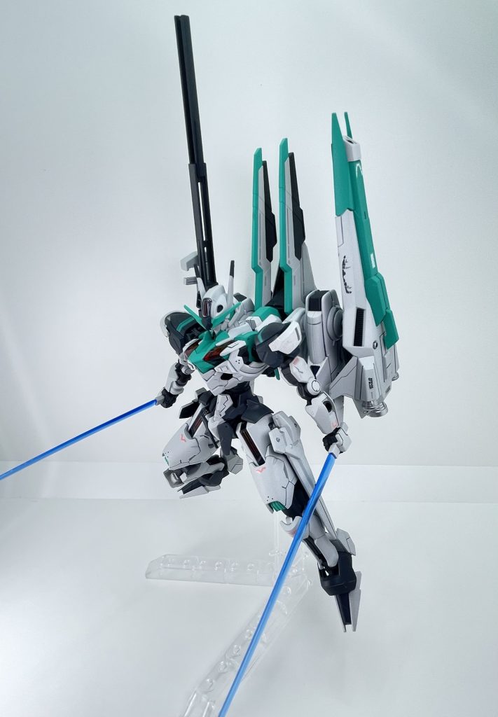 両手の装備をブースターに装備できます。プラ棒接続はお手軽で便利ですね