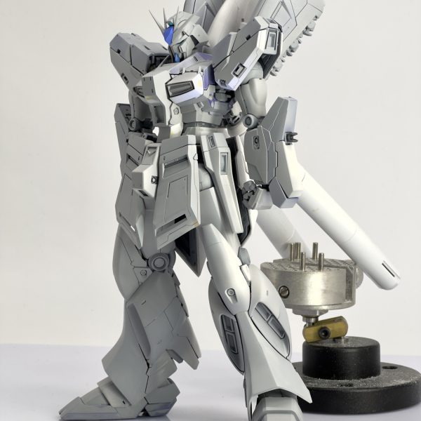 Hi-νガンダム　MG ver.ka  を改修中です。今年中には仕上げたい、、、（2枚目）