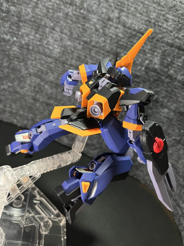 出撃②後ろ姿、中々カッコイイです。