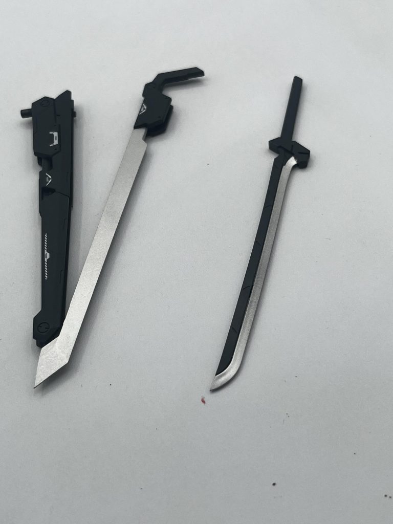 ギミック満載で大好きな武器です。