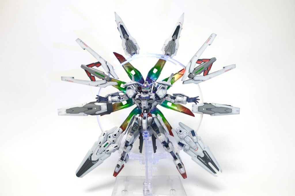 虹色を正面に向けてやると色鮮やかでいい感じになってくれます。フラワーガンビットとシールドの枚数を揃えたので巨大な花のような見た目になります