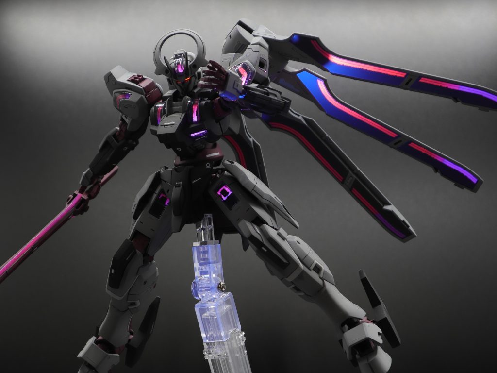 ちなみに各所蛍光で光ります。