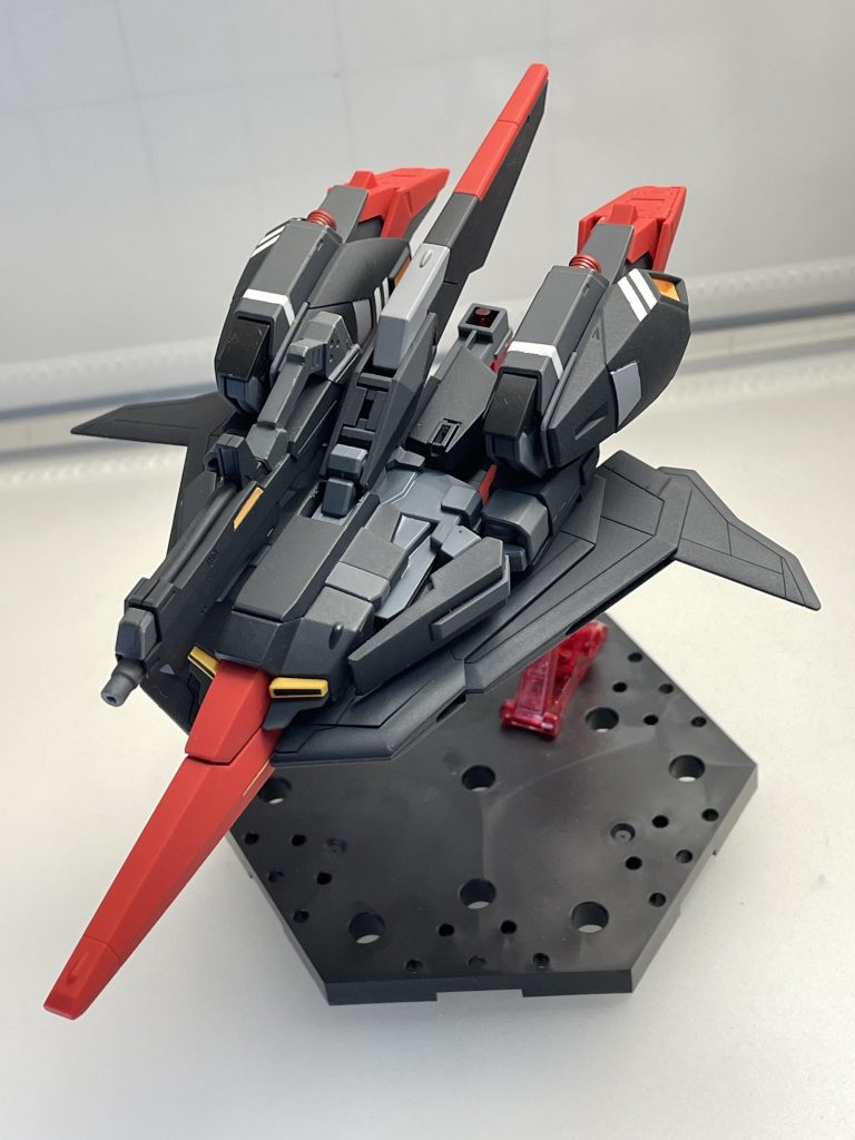 ウェイブライダー形態。前進翼っぽくアレンジ。ライフルは後腰にマウントする派です。