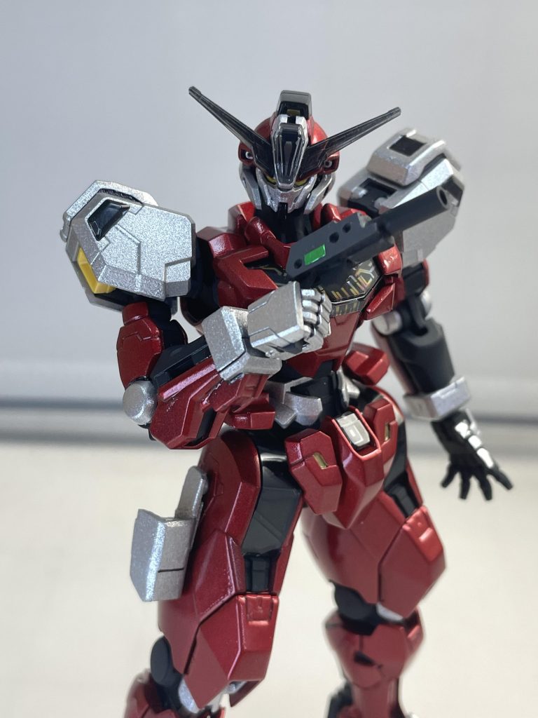 クライムバスターっぽい何か。ぱっと見にてる程度で細部はだいぶ異なる。多分これとホルスターのほうが本体より製作時間長い。