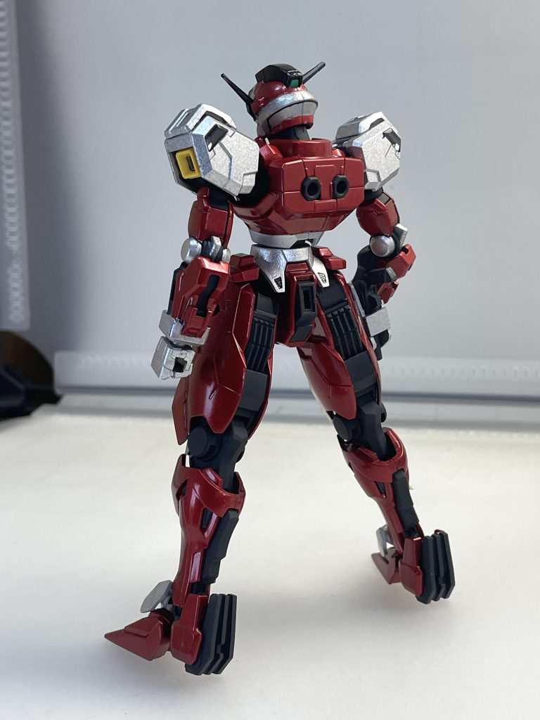 特にコメント思いつかなかった武器構えと背面。