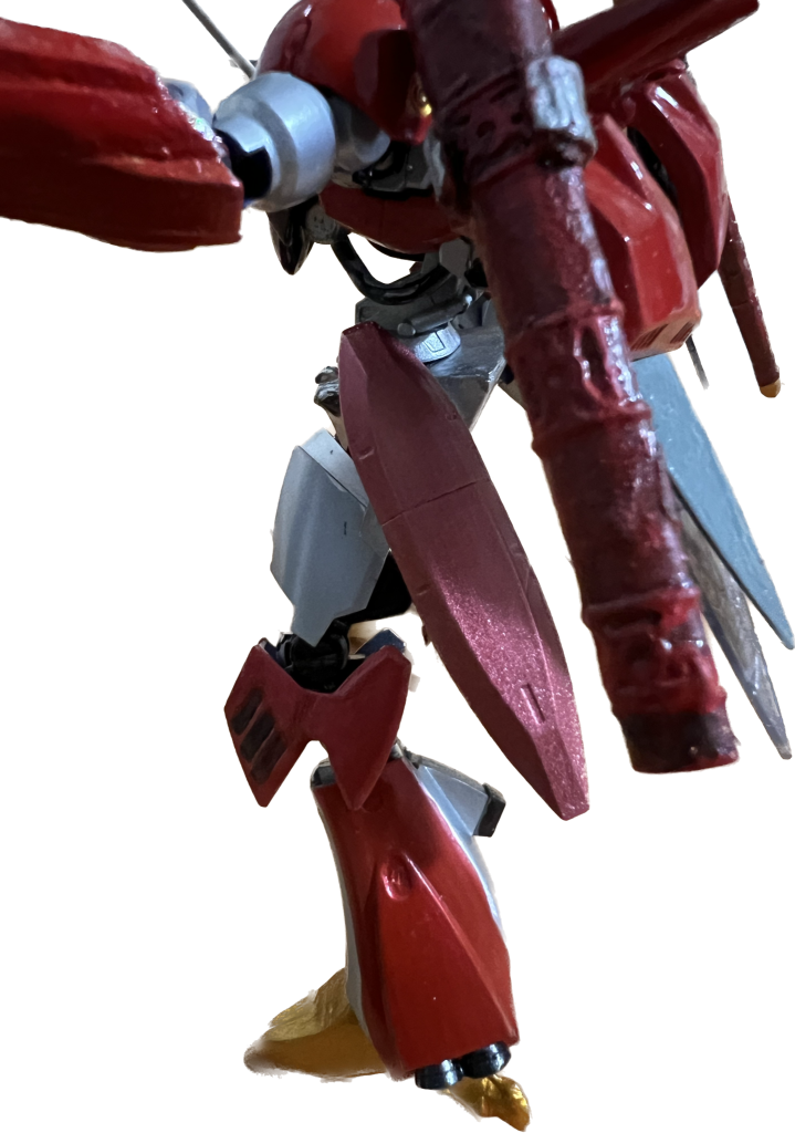 足はほぼジークルーネふくらはぎ部分はビルバイン。1mm穴開けて真鍮線で中のガンダムフレームを固定してます。バーニアは汎用のバーニアパーツに変更爪先はジークルーネそのままにしようとしたけどビルバインの足パーツとミキシングして作成。爪は稼働しません