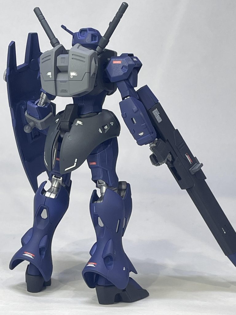 内部フレームはシルバー塗装してチラ見する部分を主張。ティターンズカラーは濃い目だからイエローとかシルバーとか似合いますね。