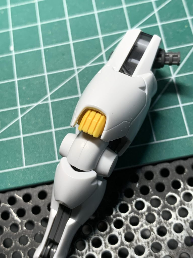…えー、制作工程のご紹介です。 ほとんど写真が残っておりませんが、足のところなどはなるべく合わせ目を消して後ハメ加工で作成しました。後ハメ加工のやり方はネットで調べて参考にさせていただいております。