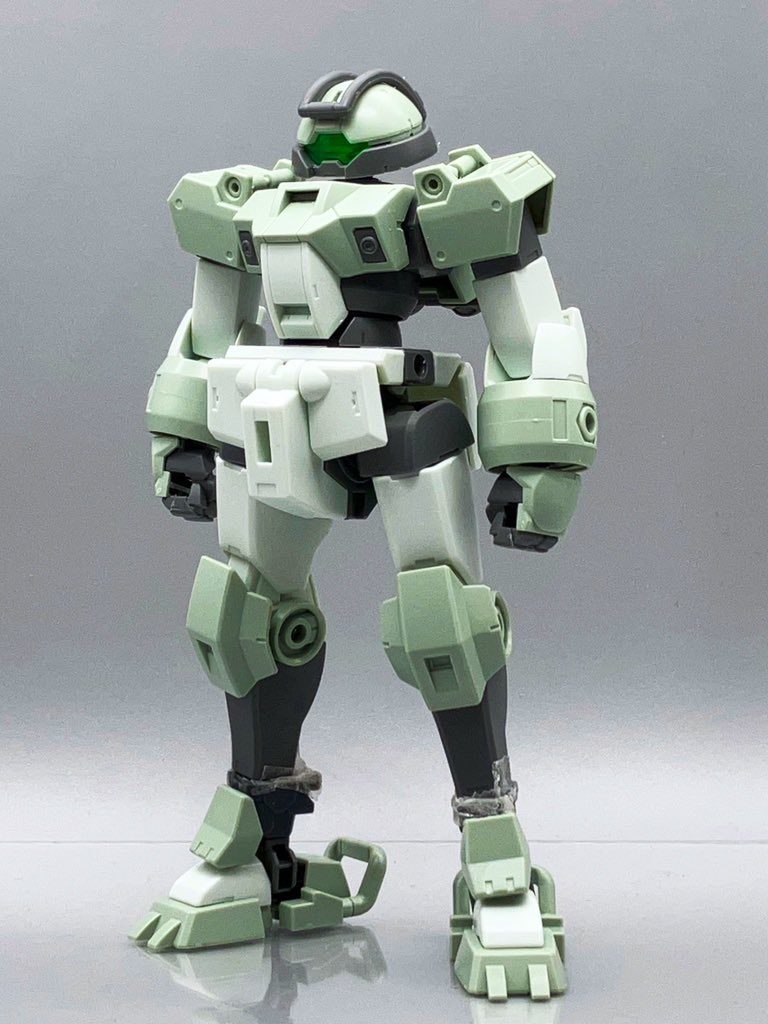 パチ組みした後、プラ板や30MMのジャンクで首、腰、足の延長をしましたᕙ( ˙꒳​˙ )ᕗ