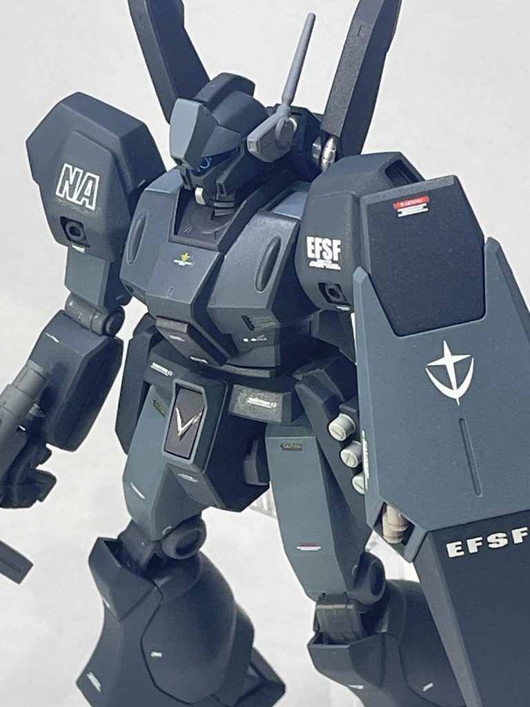 もしかしたら肝心のジェガン自体が何色でも似合ってしまうデザインかもしれません。