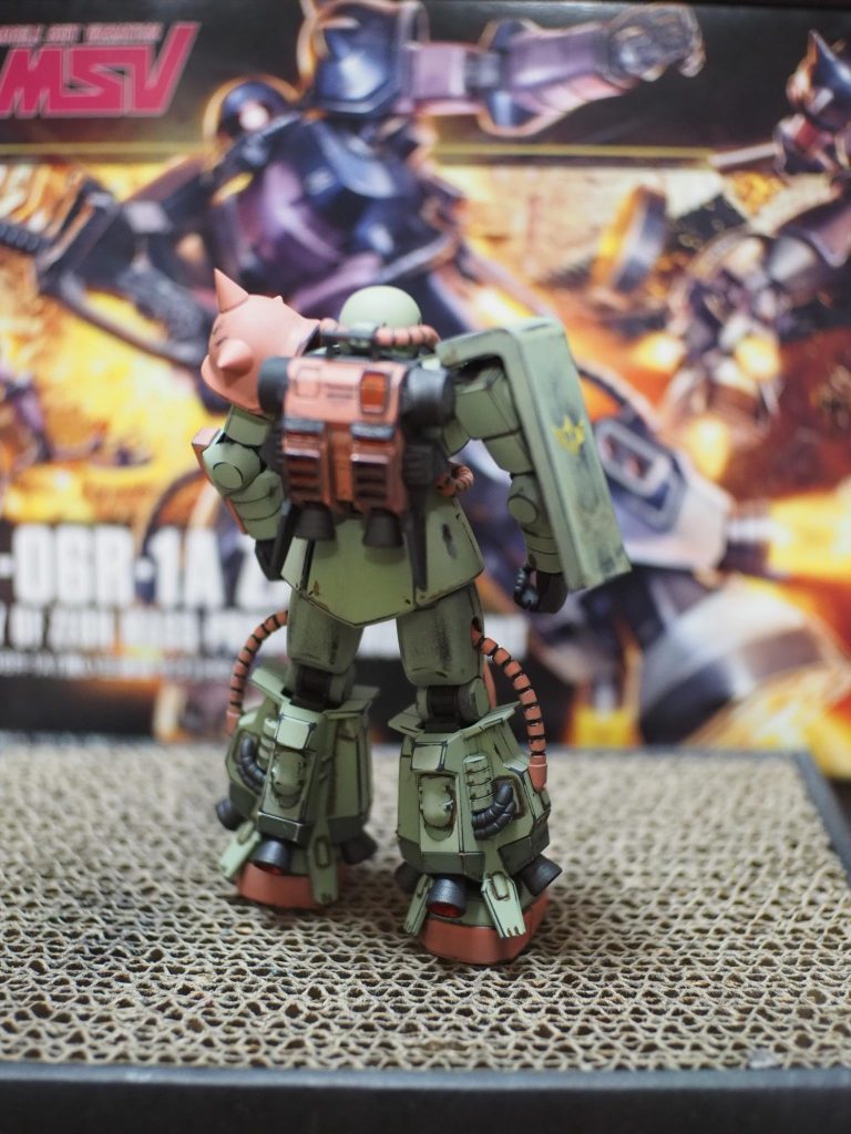 このご時世、3機揃えるのは無理だと悟ったからドラマは一回も観てないけどノリと勢いだけで塗ったザクⅡ(ファンの人に謝れw)※ちなみに本物は12月にプレバンからやってきます。(それまでにドラマ観ます)