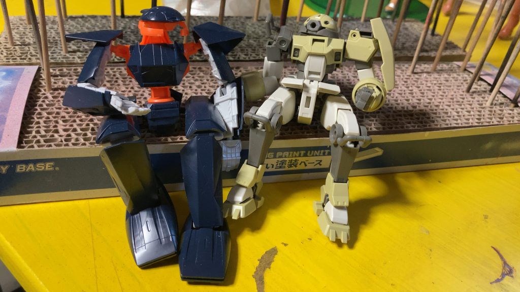 イメージを模索。座ってるだけだと地味すぎるので、足を組ませた方が面白いかなと思い演技させることに。デミトレーナーは最新作のキットだけありグンバツに出来が良く、フラットは強烈に独自性が強く、どちらも面白いキットでした。2人は何を話してるんでしょうね?たまには肩の力を抜いた作品も( * ◜ω◝ )(◜ᴗ◝ )たのしい