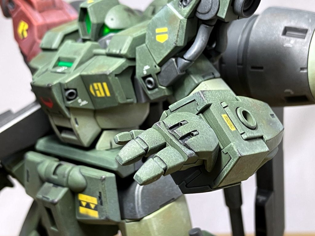 細かすぎて伝わらないディテールアップ部分その２。手のバルカンの銃口を真鍮パイプに。