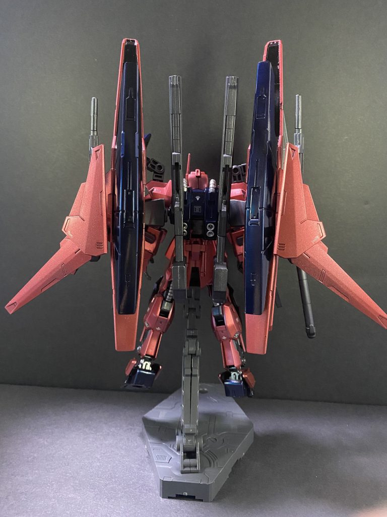 後ろから。今回も最後まで見て頂きありがとうございます！これからも自分のペースではありますが、ガンプラ制作続けて行きたいと思います。